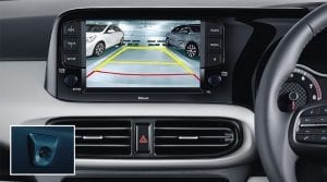 Hyundai_GRAND_i10_2021, Rear parking camera with display on 20.25 cm screen aids in parking the car in tight spots.