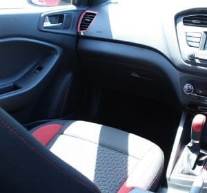 Hyundai i20 active website interior passenger view